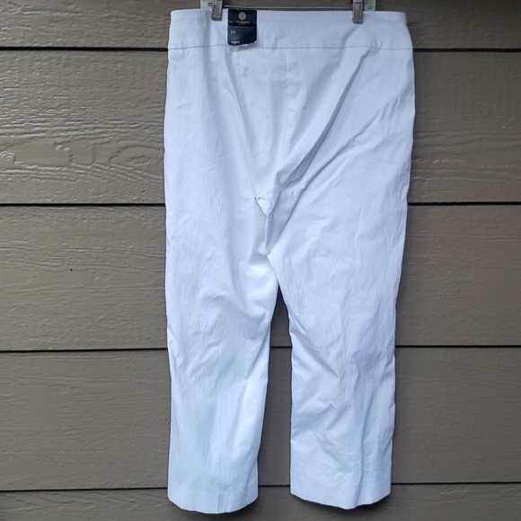 JM Collection Plus Size Button-Trim Cropped Pants White 0X 10 12 - Picture 12 of 12